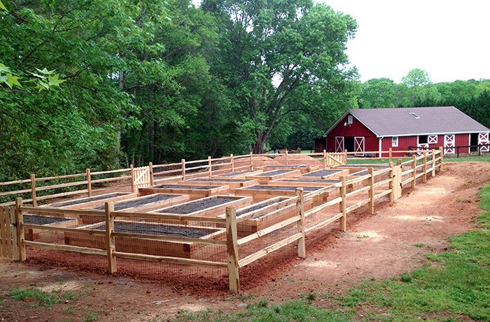 Building Materials for a Raised Bed Garden | Pros & Cons